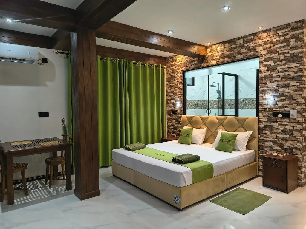 Deluxe Double Room with Balcony — Ella Mount Relax Cottage